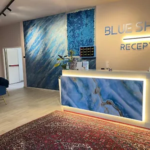 4* Hotell Blue Shades